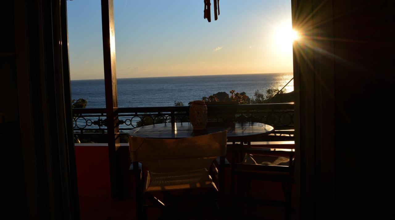 Papadatos Apts With Amazing View - 5Mins From The Beach Kontogialos Exterior foto