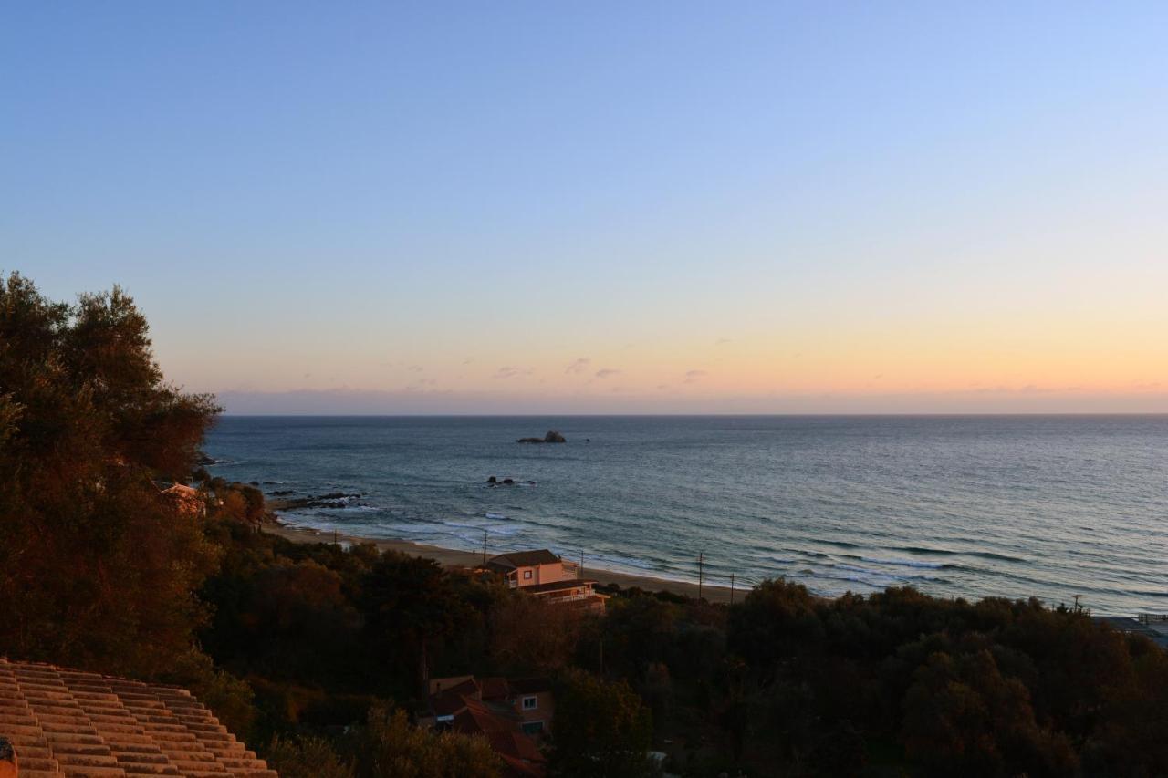 Papadatos Apts With Amazing View - 5Mins From The Beach Kontogialos Exterior foto