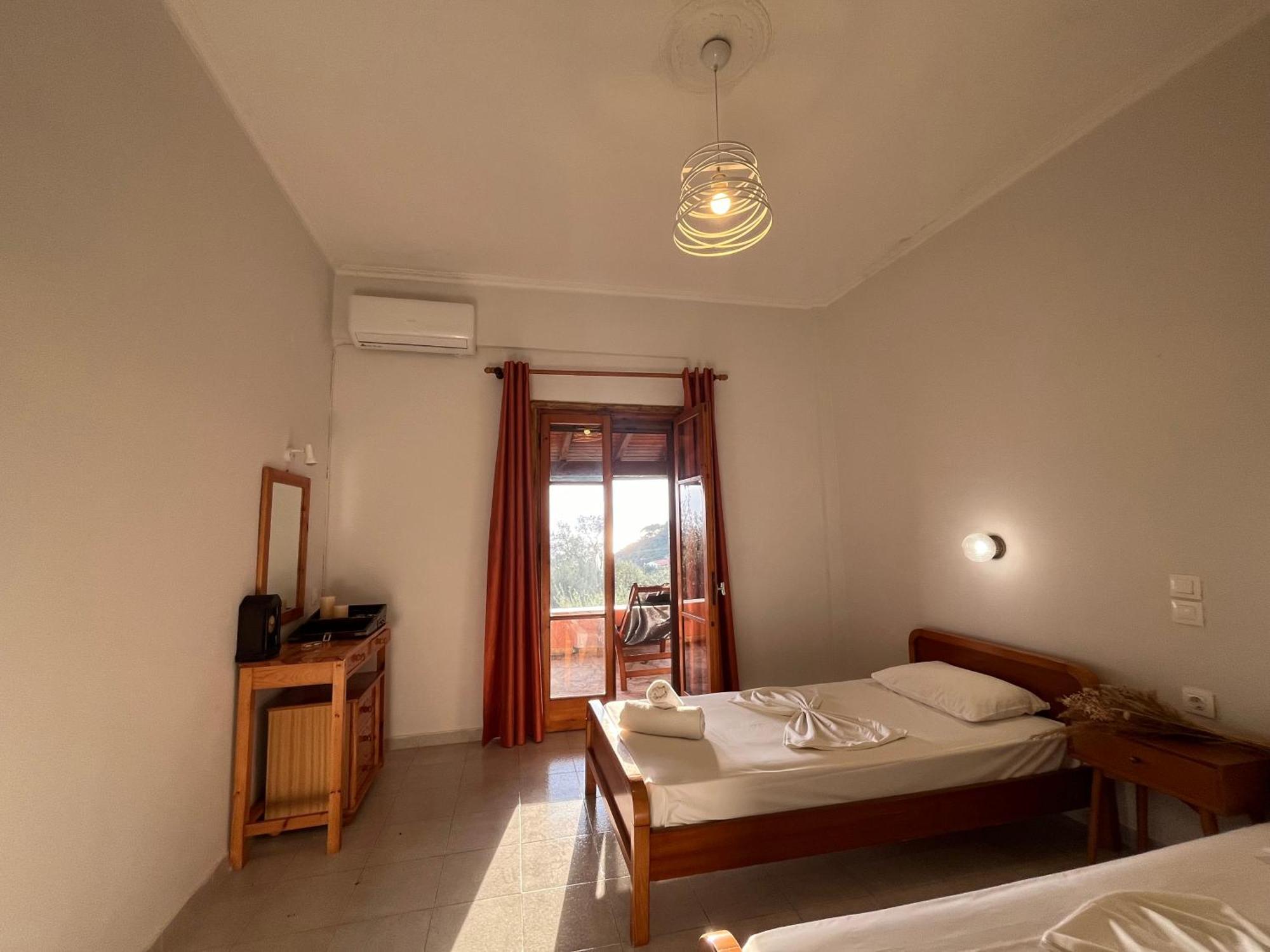 Papadatos Apts With Amazing View - 5Mins From The Beach Kontogialos Exterior foto