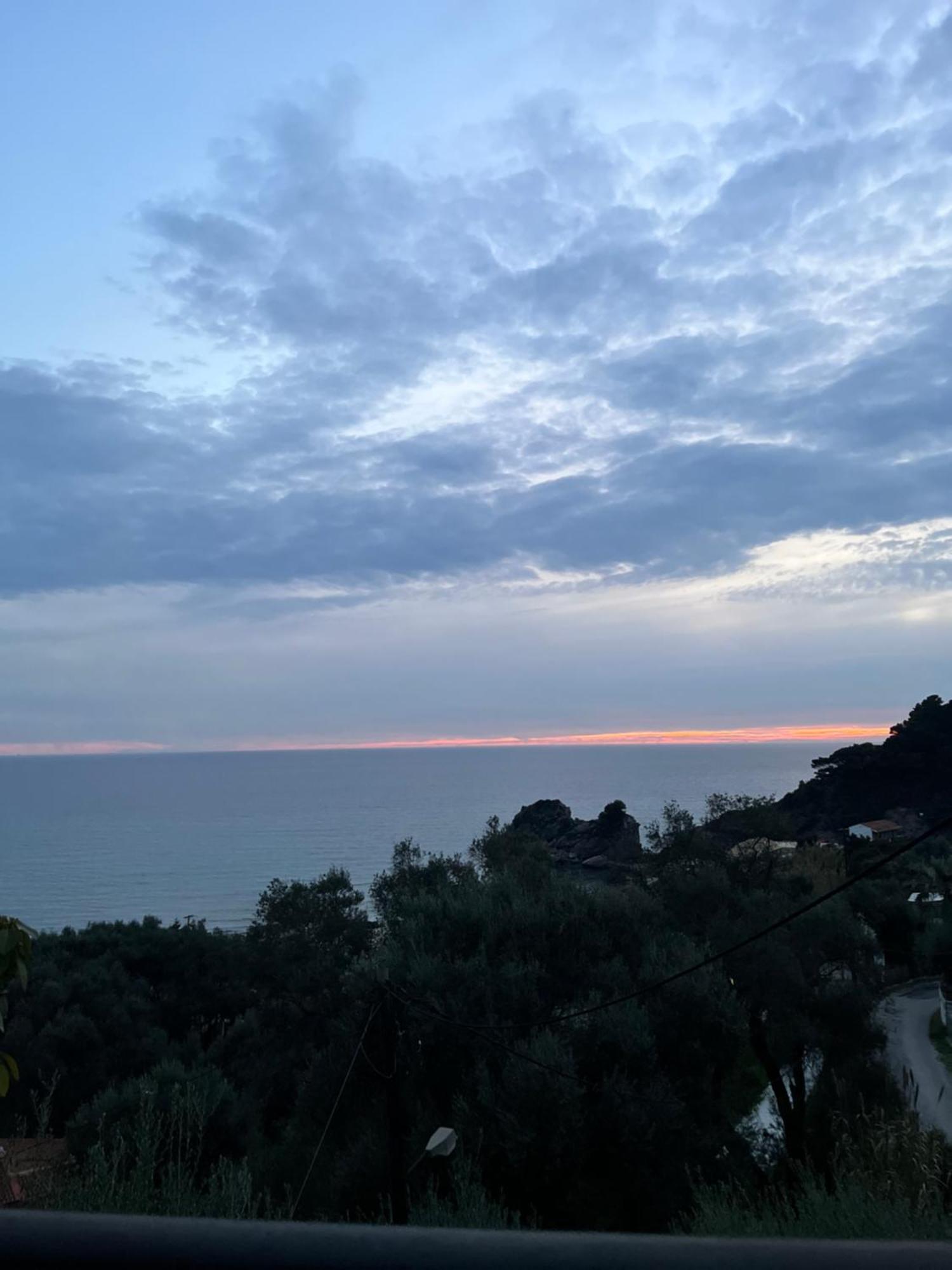 Papadatos Apts With Amazing View - 5Mins From The Beach Kontogialos Exterior foto
